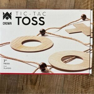 Crown Wooden Tic-Tac-Toe Toss Set Natural Jute Wood